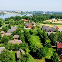 Skansen Wielkopolska: Odkryj fascynujące tradycje ludowe w Dziekanowicach