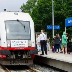 Jak dojechać do Jastarni pociągiem - szybkie trasy i praktyczne porady