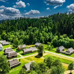 Skansen Zubrzyca: Odkryj fascynującą historię i tradycję regionu