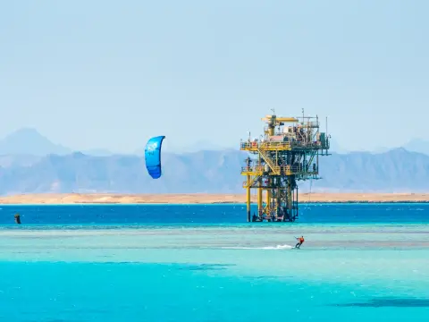 Kitesurfing czy trudny? Poznaj prawdę o nauce i wyzwaniach