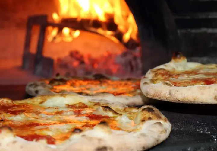 Gdzie zjeść w Juracie? Odkryj najlepsze restauracje i lokale