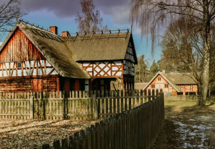 Skansen Mazury: Odkryj fascynującą historię i kulturę regionu