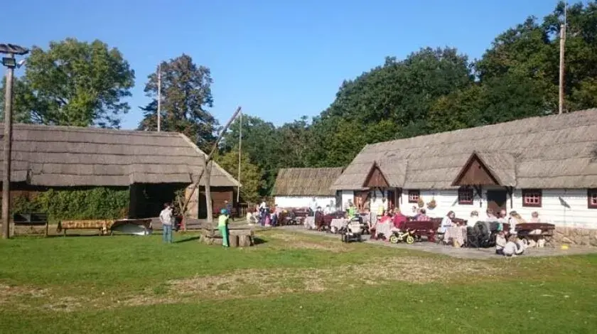 Cichowo skansen: odkryj fascynującą historię i atrakcje filmowe