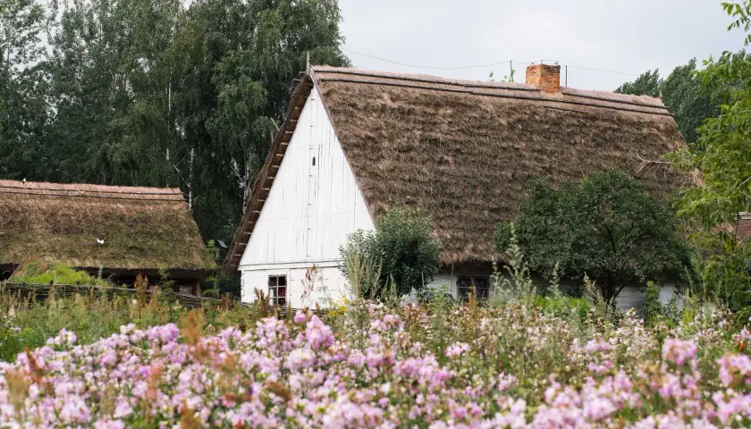 Skansen kujawsko pomorskie: odkryj fascynującą historię i atrakcje