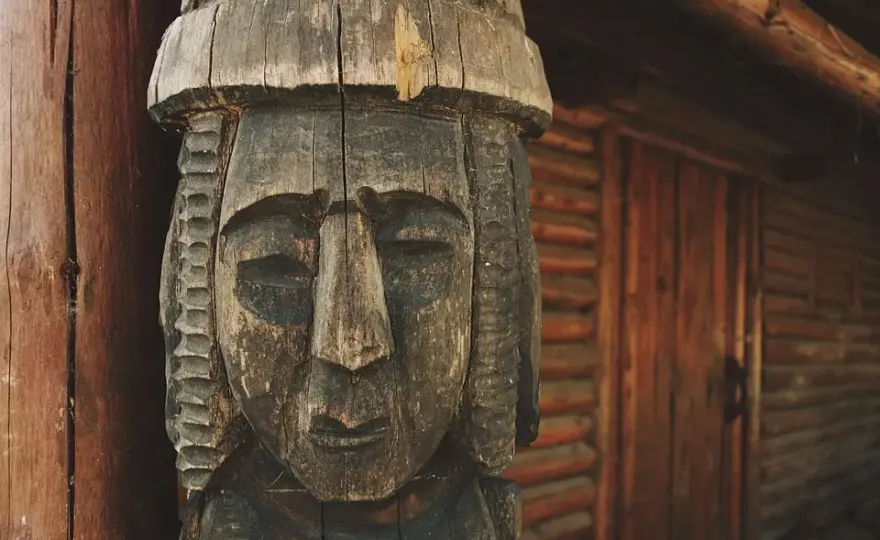 Najciekawsze skanseny archeologiczne w Polsce – historia i atrakcje