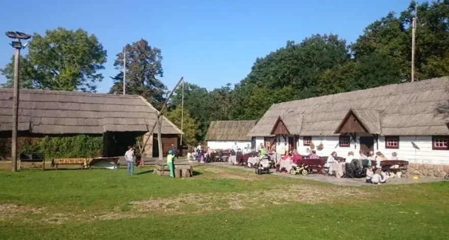 Cichowo skansen: odkryj fascynującą historię i atrakcje filmowe