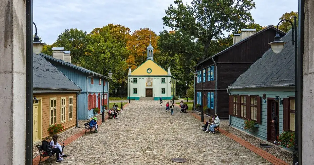 Zdjęcie Skansen architektury drewnianej w Łodzi - odkryj fascynującą historię